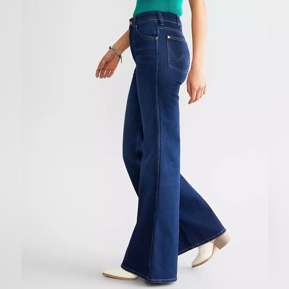 Wrangler Women's Blue Flare Jeans - Picture 3 of 6